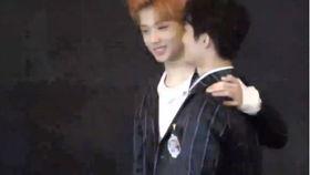 李马克前女友爆料视频在线观看,揭秘昔日恋情内幕 第2张 李马克前女友爆料视频在线观看,揭秘昔日恋情内幕 第2张